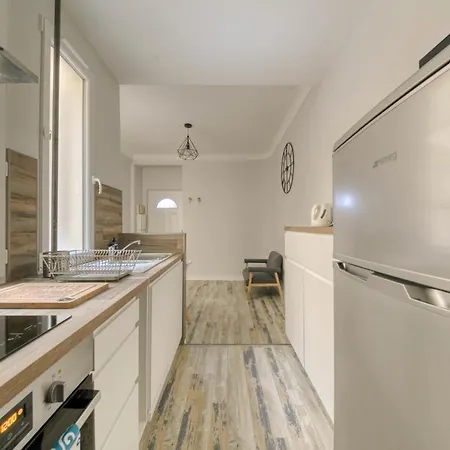 Brand New Flat - City Center Apartment *