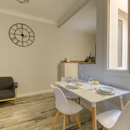 Brand New Flat - City Center Apartment *
