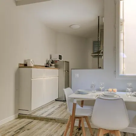 Brand New Flat - City Center Apartment *