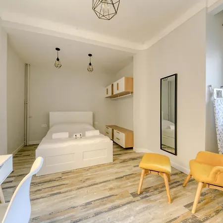 Brand New Flat - City Center Apartment